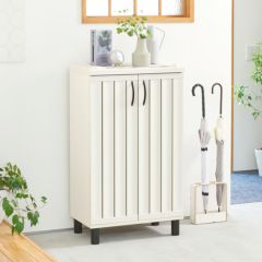 [上品で美しいほめられる玄関に]上質なデザインと機能がそなわったシューズラック。優美なデザインの扉がエレガントな玄関をつくりだします。