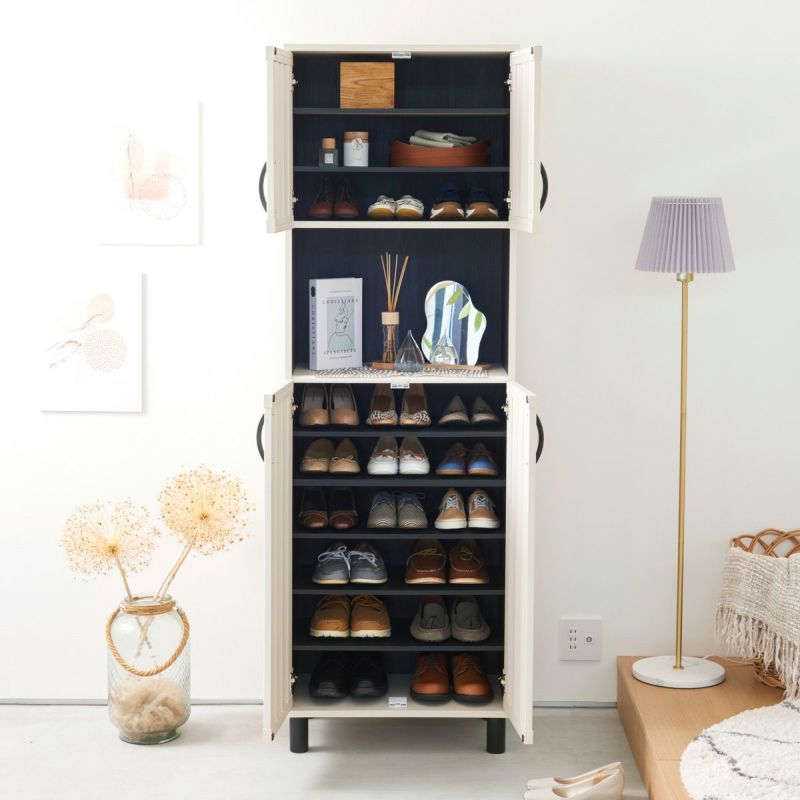 [約27足の靴を収納できます]婦人靴なら約27足、紳士靴なら約18足を収納が可能です。