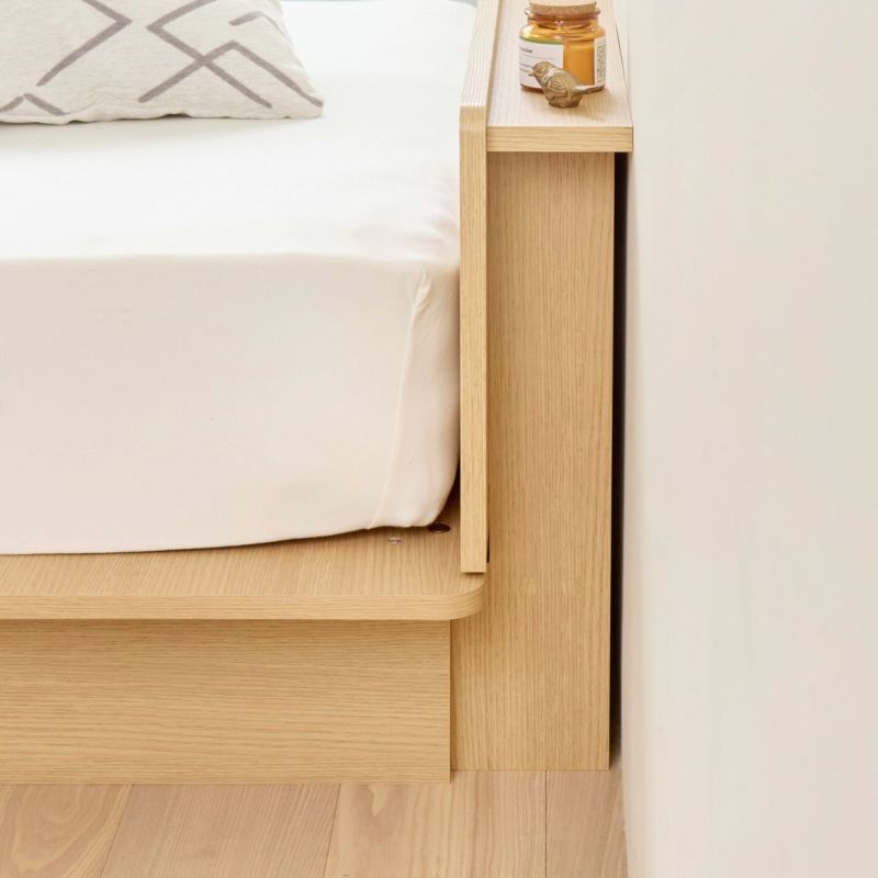 [背面の巾木よけ]天板が背面に少し出ているので、背板と壁の間に隙間ができます。巾木をよけられる構造です。