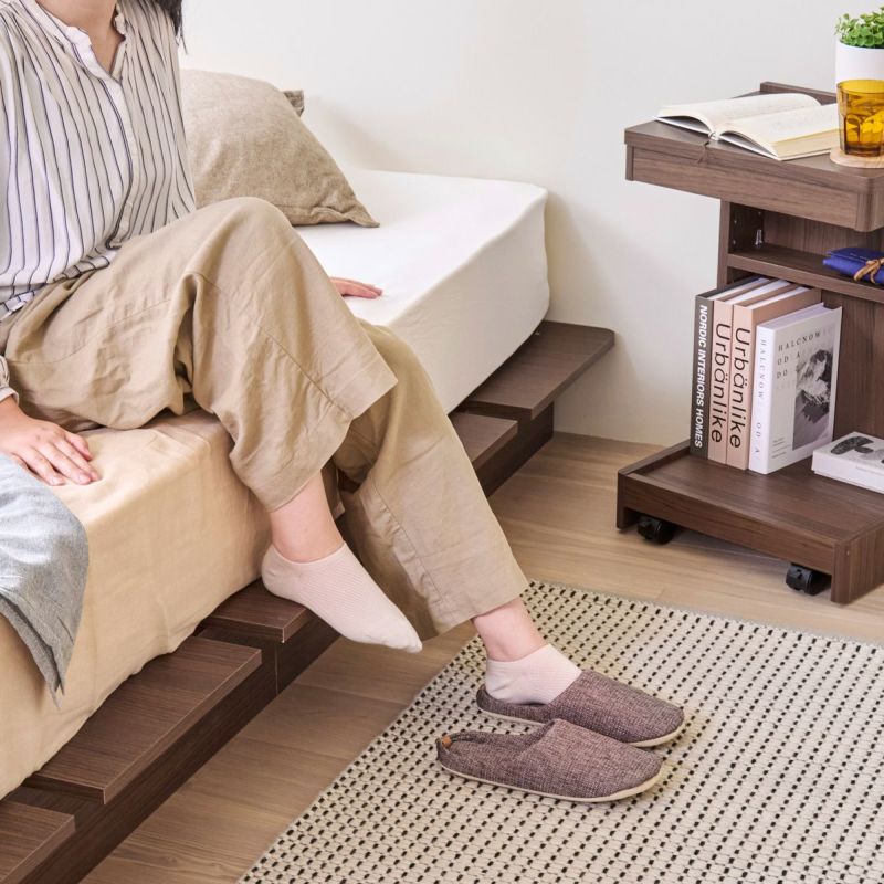 [くつろげる高さ]ロースタイルなので、腰を掛けたときもちょうどよくリラックスしやすい高さです。