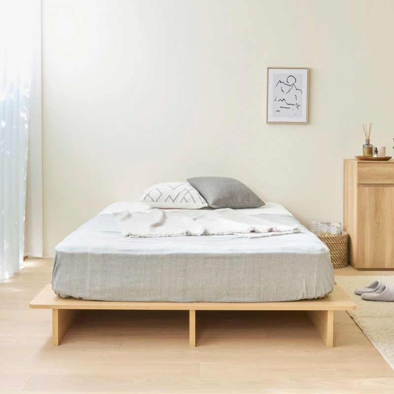 [部屋を広く見せるロースタイル]フレームの高さは18.5cm。ロースタイルで天井が高く見えて、お部屋も広く感じられます。