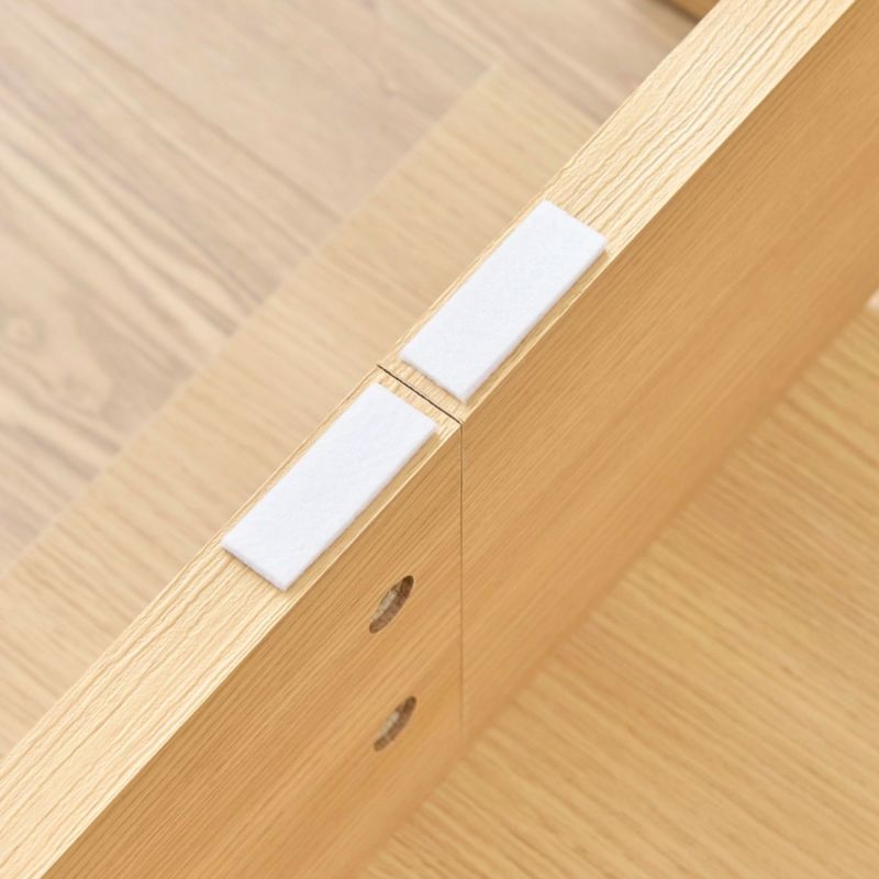 [床の傷防止用フェルト付き]脚の裏に貼るフェルト付き。床へのダメージを軽減します。