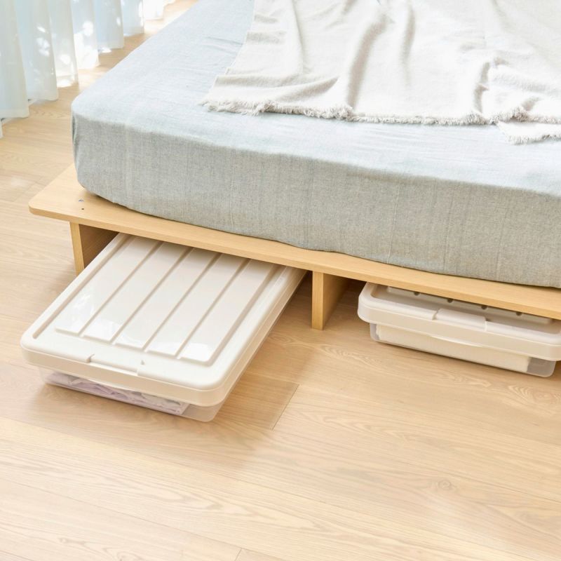 [ベッド下収納で空間を有効活用]ベッドの下のスペースは内寸幅55.6cm、高さ16.6cm。薄型のベッド下収納で空間を有効活用できます。