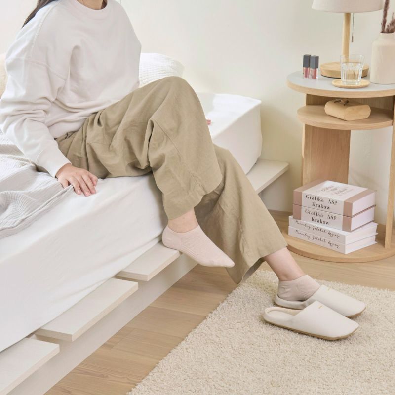 [くつろげる高さ]ロースタイルなので、腰を掛けたときもちょうどよくリラックスしやすい高さです。