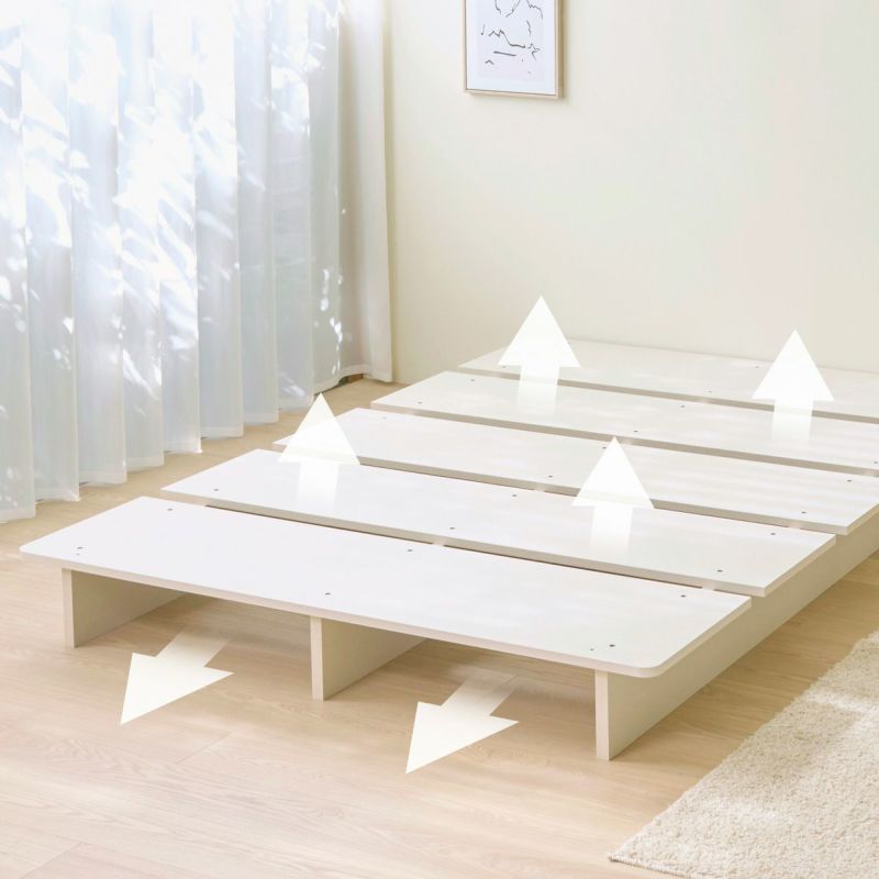 [通気性の良いすのこ仕様]すのこ仕様で湿気の通り道ができるので、ロースタイルでも通気性良く快適な眠りをサポートします。