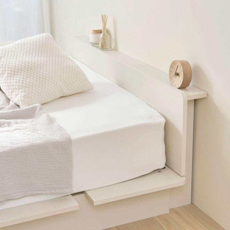 [専用ヘッドボード]スマホや時計などを置ける専用のヘッドボードを合わせて使うことができます。※詳しくはBSR-5013WHをご確認ください