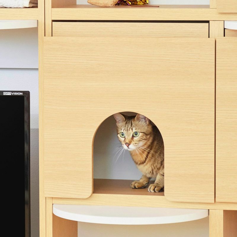 [穴あり扉で自由に出入り]穴ありの扉をつければ出入り自由な猫ハウスに！穴から顔をのぞかせる愛らしい姿も見られます！