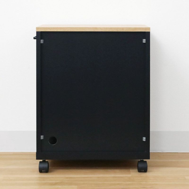 [背面化粧仕上げ]背面も化粧されているので、置く場所を選びません。