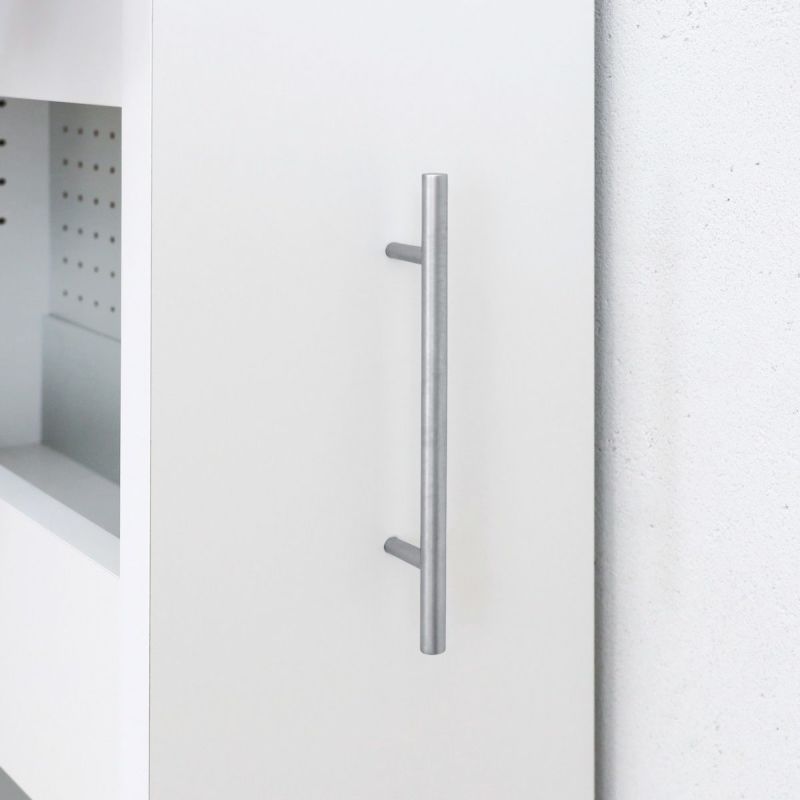 [つかみやすい、シンプルな取っ手]シンプルでつかみやすい取っ手。シルバーが清潔でスタイリッシュな印象を与えます。