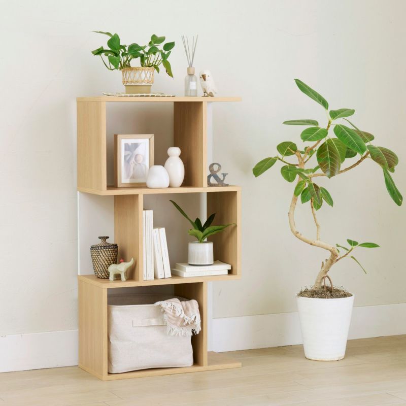 [暮らしに、“飾る”という楽しみを]ジグザグデザインがおしゃれなディスプレイラック。収納ボックスが入る奥行で、飾り+収納で活躍してお部屋を彩ります。