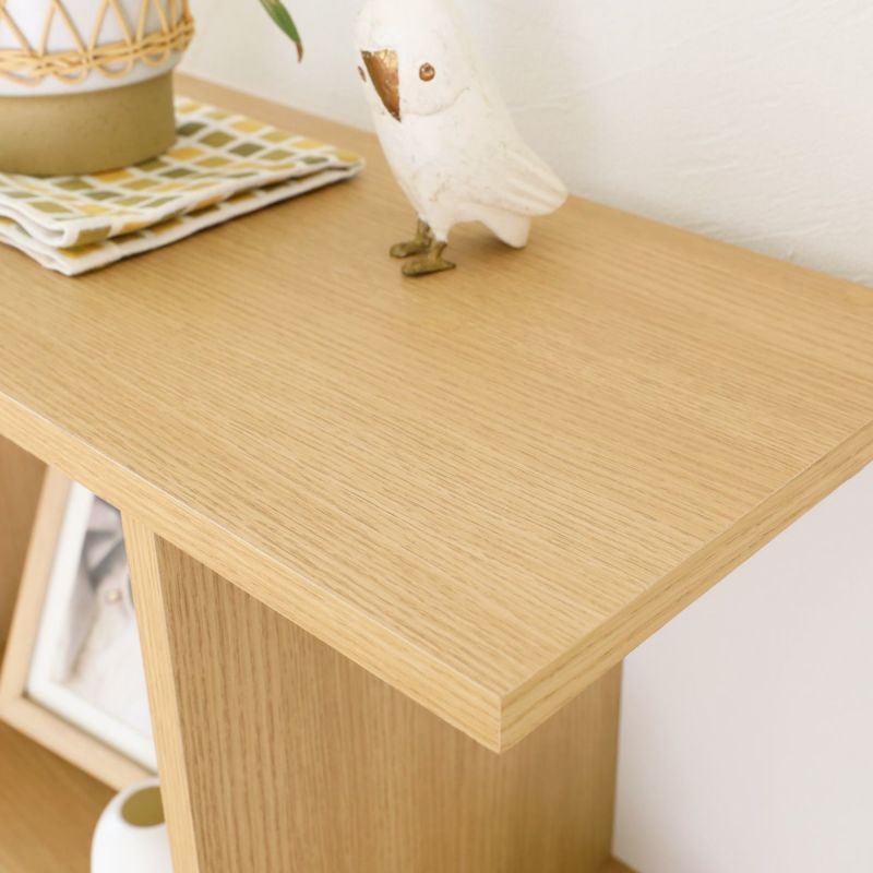 [インテリアに馴染むベーシックカラー]シンプルな木目調のベーシックカラーのディスプレイラック。インテリアに馴染んで落ち着いた印象のお部屋をつくることができます。