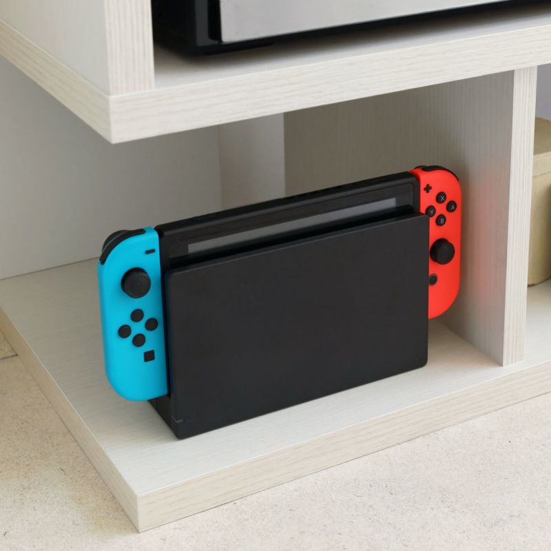 [人気のゲーム機も置ける]下部左側の方は内寸幅25.2cmで、一般的な携帯ゲーム機も置けるサイズです。