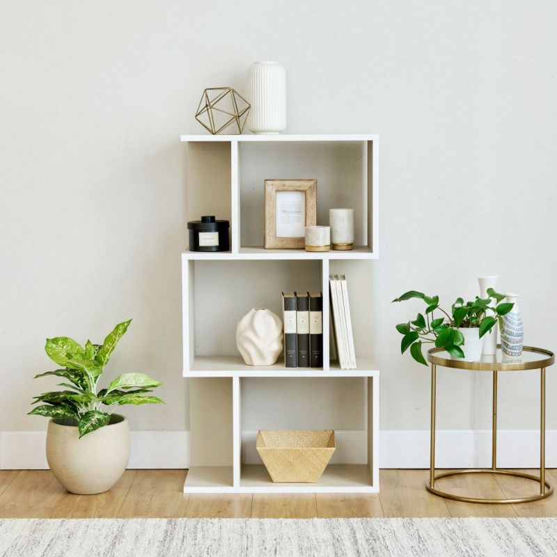 [ユニークなジグザグデザイン]ジグザグデザインが置くだけで目を引くインテリアに。ディスプレイする雑貨を引き立てます。