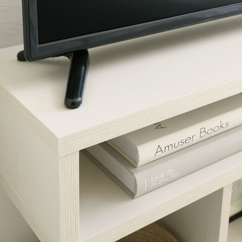 [インテリアに馴染むベーシックカラー]シンプルな木目調のベーシックカラーのテレビ台。インテリアに馴染んで落ち着いたインテリアをつくることができます。