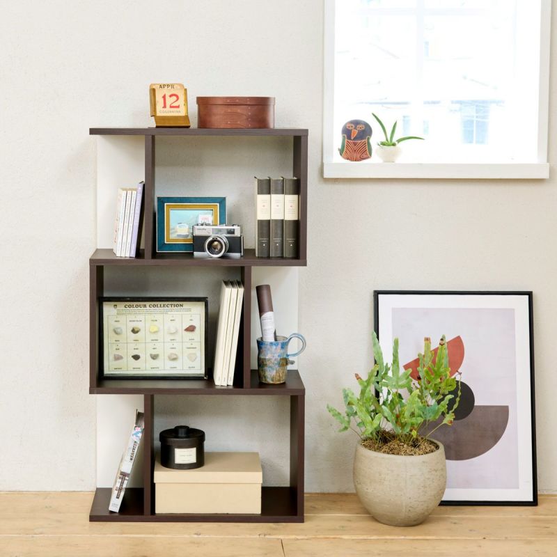 [ユニークなジグザグデザイン]ジグザグデザインが置くだけで目を引くインテリアに。ディスプレイする雑貨を引き立てます。