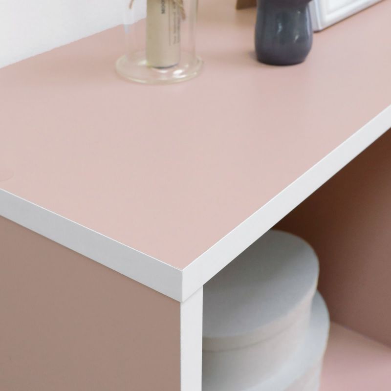 [くすみカラーのディスプレイラック]グレイッシュな色合いのくすみカラーのディスプレイラック。カラーを楽しみながら、落ち着いた大人なインテリアをつくることができます。