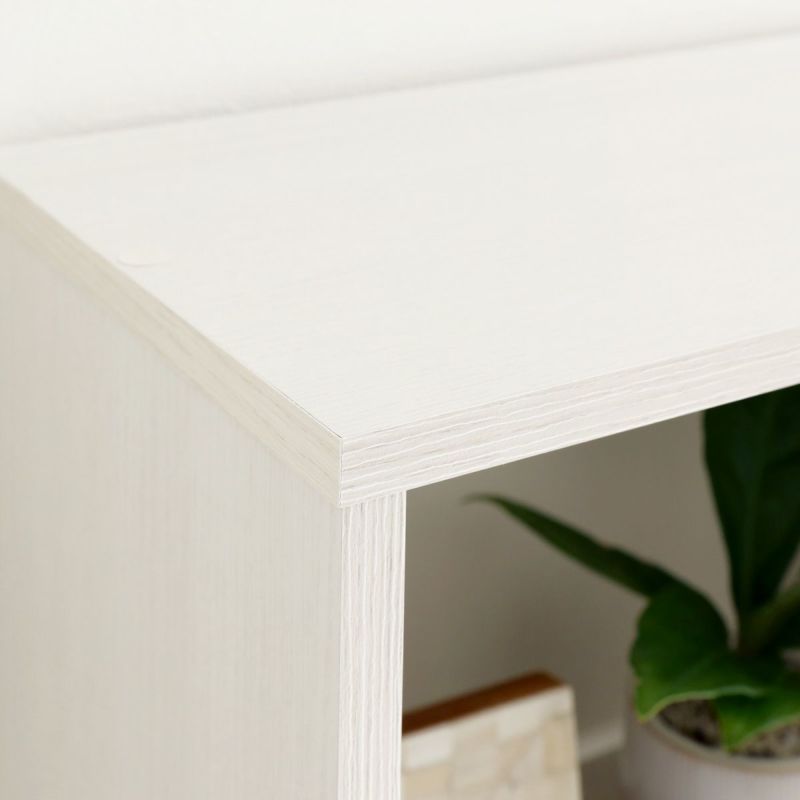 [インテリアに馴染むベーシックカラー]シンプルな木目調のベーシックカラーのディスプレイラック。インテリアに馴染んで落ち着いた印象のお部屋をつくることができます。