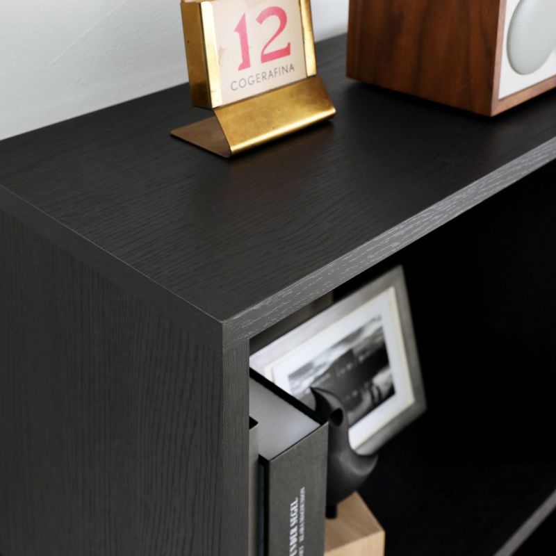 [インテリアに馴染むベーシックカラー]シンプルな木目調のベーシックカラーのディスプレイラック。インテリアに馴染んで落ち着いた印象のお部屋をつくることができます。