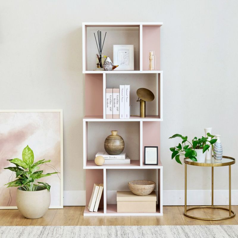 [ユニークなジグザグデザイン]ジグザグデザインが置くだけで目を引くインテリアに。ディスプレイする雑貨を引き立てます。