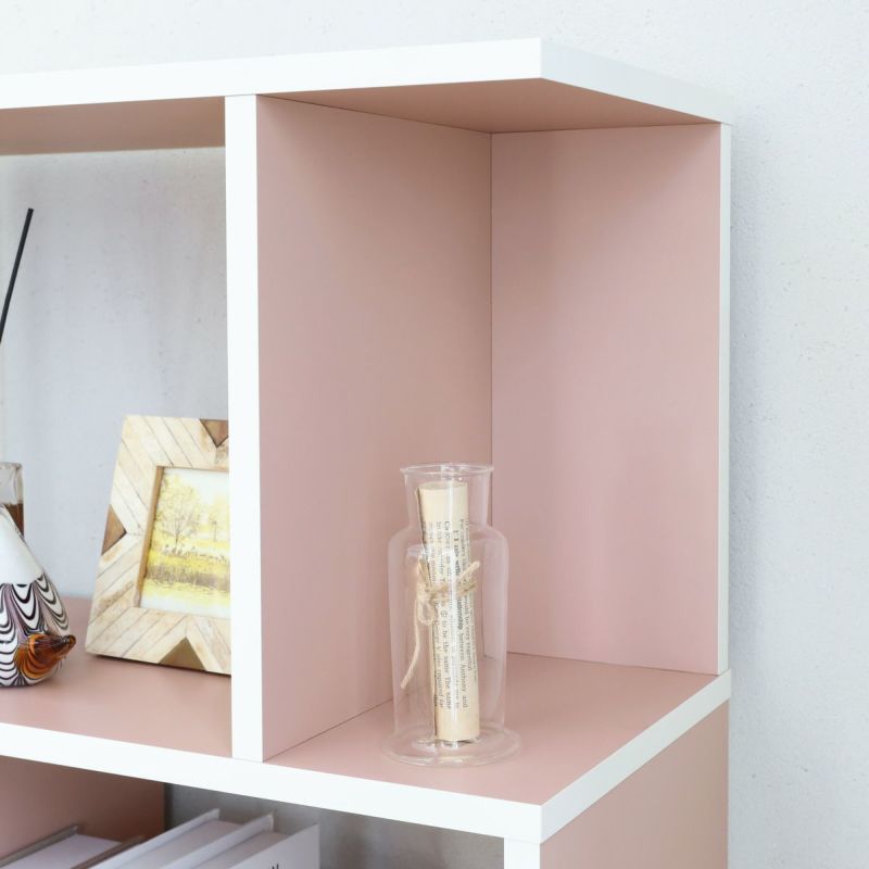 [狭い方の棚は小さな物をディスプレイ]棚板の狭い方の耐荷重は1kg。小さな雑貨をアクセントに置いたり、雑誌を立てかけたり。あえて何も置かずにジグザグの形を見せても〇