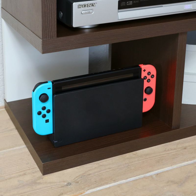 [人気のゲーム機も置ける]下部左側の方は内寸幅25.2cmで、一般的な携帯ゲーム機も置けるサイズです。