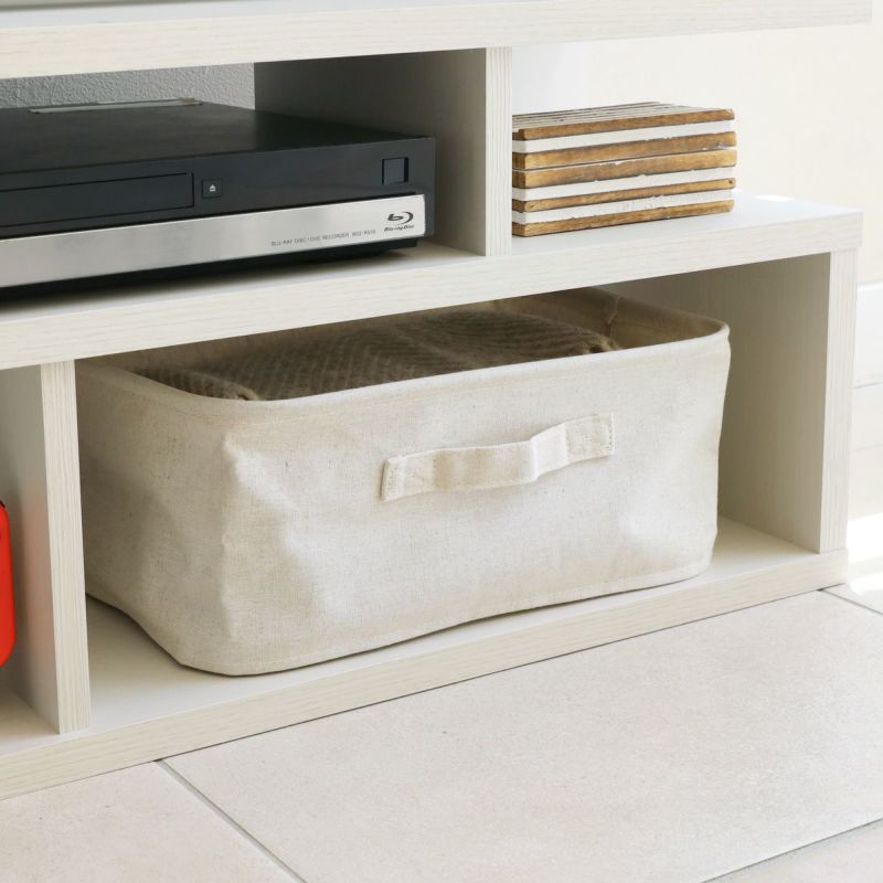 [収納ボックスですっきり収納]下部右側のスペースには市販のハーフサイズの収納ボックスが入ります。細かい物もすっきり収まります。※内寸奥行29.4cm※画像はWH色