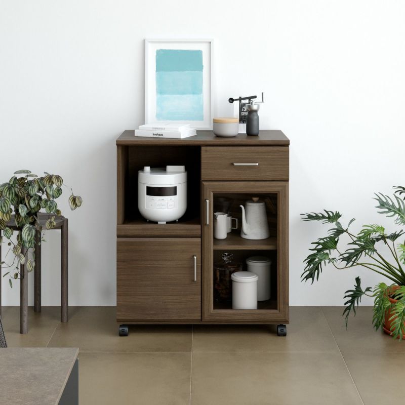 [一人暮らしにぴったりのオールインワン収納]キッチン家電や食器類を一か所に収納できる、一人暮らしにぴったりのコンパクトなオールインワン収納です。