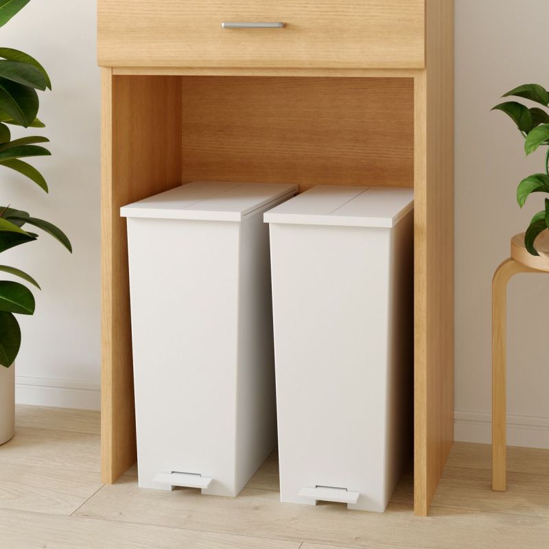 [ゴミ箱収納スペース]ゴミ箱収納部分は内寸幅54.1cm、高さ73cm。ゴミ箱を2つ並べて収納できます。※お使いのゴミ箱のサイズを必ずお確かめください