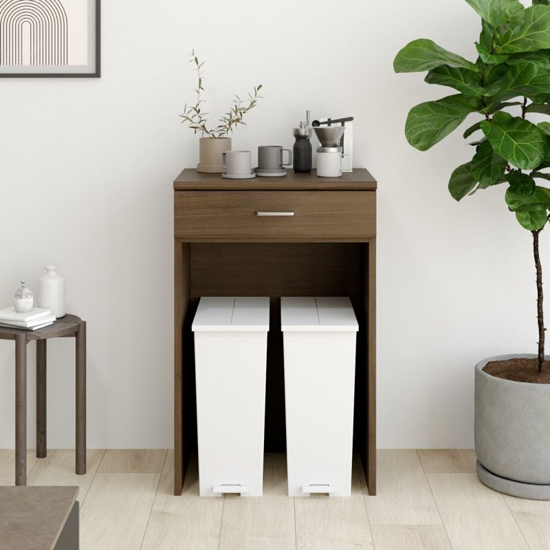 [キッチンスペースを有効活用できるゴミ箱上ラック]デッドスペースになりがちなゴミ箱上を収納に変えて、スペースを有効活用できるゴミ箱上ラックです。