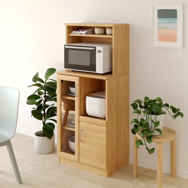 [“すっきり” 毎日を晴れやかに]インテリアにやさしく馴染む木目調のレンジ台。省スペースに家電をまとめて使いやすいキッチンをつくります。