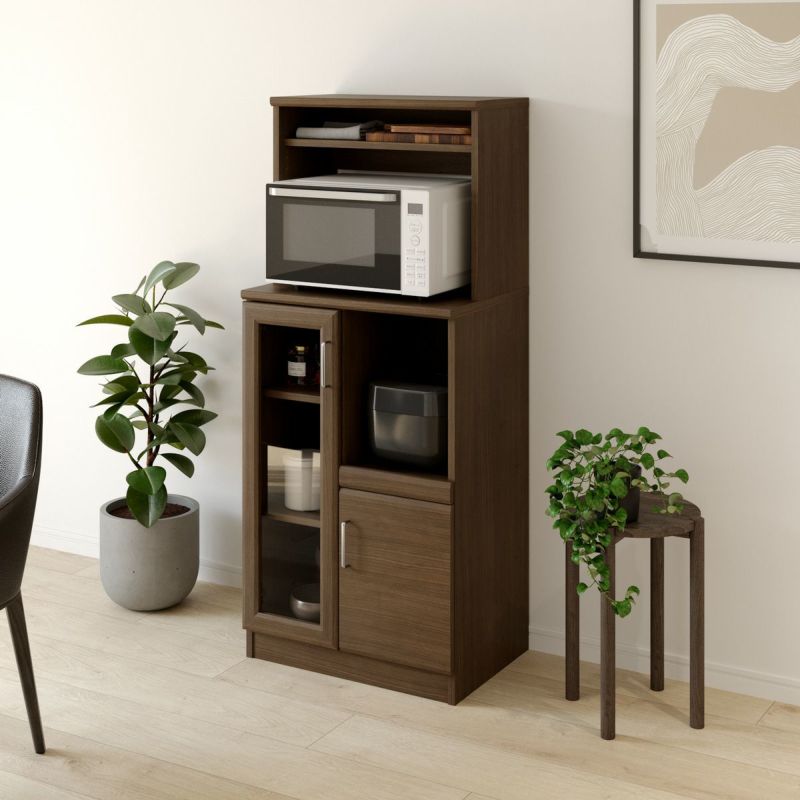 [“すっきり” 毎日を晴れやかに]モダンなインテリアにも調和する木目調のレンジ台。省スペースに家電をまとめて使いやすいキッチンをつくります。