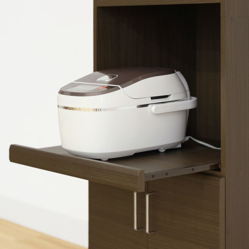 [引き出して使えるスライド棚付き]炊飯器などキッチン家電の収納に便利なスライド棚付き。棚を引き出して、キッチン家電をスムーズに使うことができます。