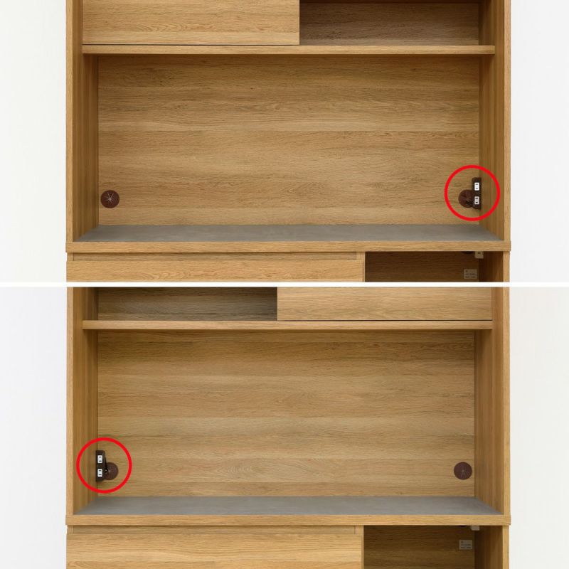 [コンセントの位置は左右選択可]左右どちらにもコンセントを設置できる配線穴があるので、キッチンの配置に合わせて設置場所を選ぶことができます。※付属しているコンセントは1つです。