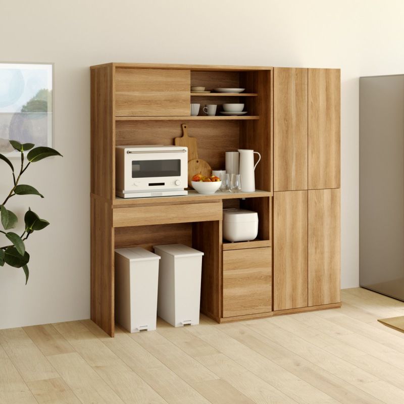 [料理をもっと快適に楽しむキッチン収納]キッチン家電を並べられる広い天板とたくさんの食器やキッチングッズを収納できる引き出しで、すっきりと快適なキッチンを実現するキッチン収納シリーズです。