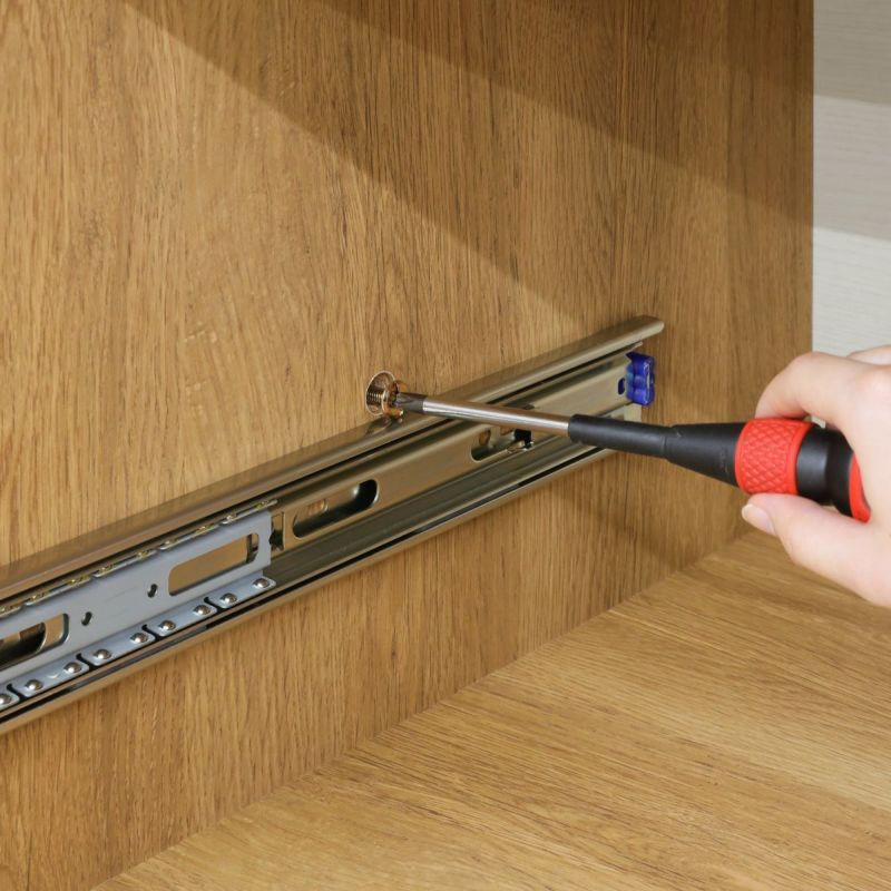 [横連結はネジでしっかり固定]複数を横に並べるときは、商品同士をネジでしっかり固定できるから安心です。