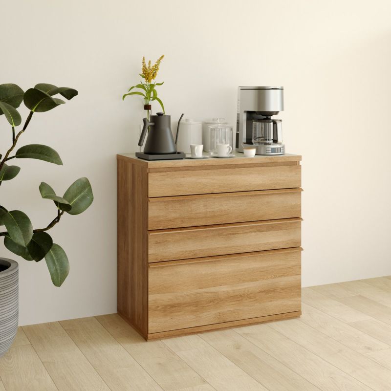 [暮らしを整える、私らしいキッチン]すっきりと快適なキッチンを実現するキッチンカウンター。広々天板と大容量の4杯の引出で毎日の料理を効率的に楽しめます。