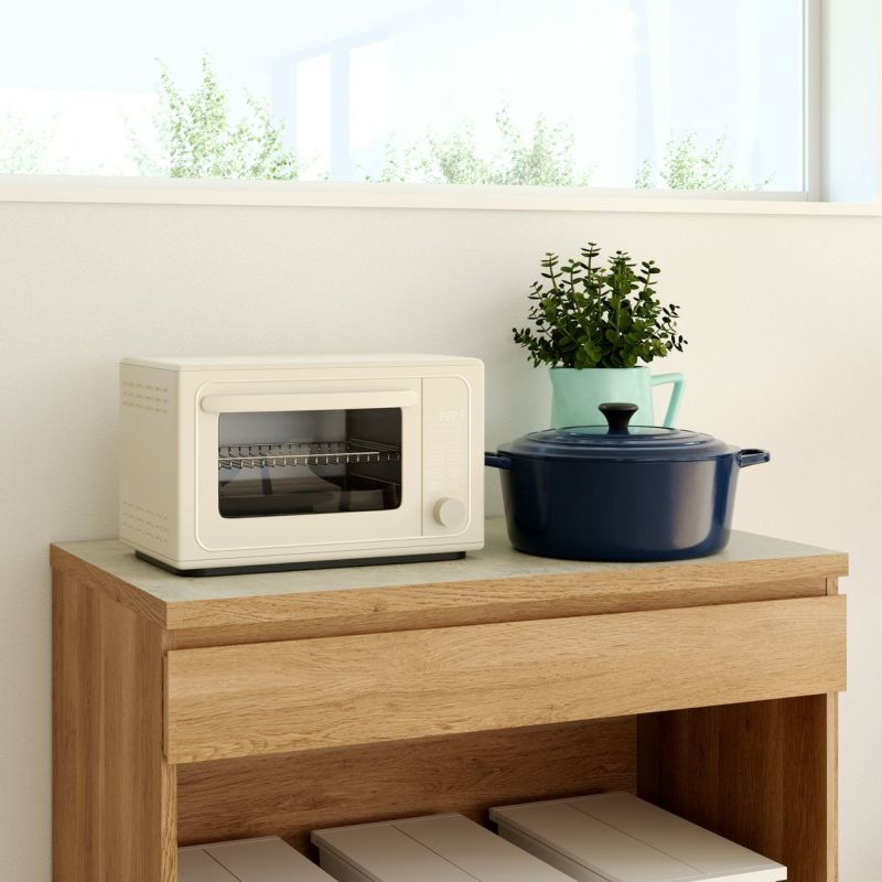 [キッチン家電を並べて時短料理を楽しむ]幅90cmの天板には、電子レンジやトースターなどを並べて、時短料理を楽しめます。