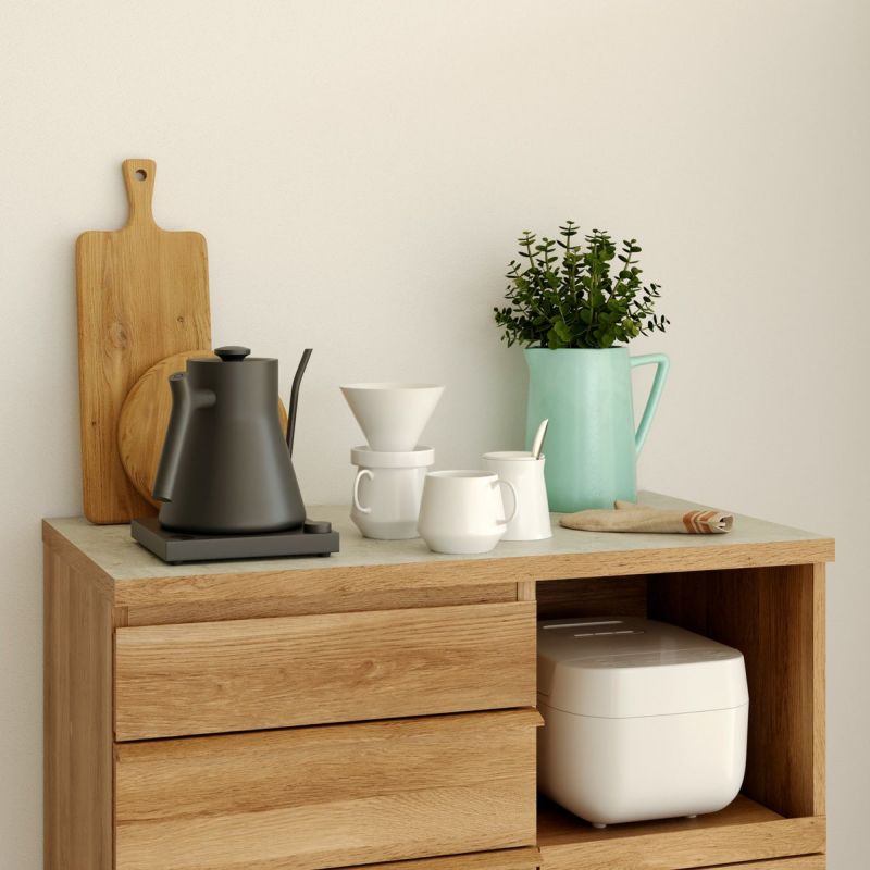 [キッチン家電を並べて時短料理を楽しむ]幅90cmの天板には、電子レンジやトースターなどを並べて、時短料理を楽しめます。