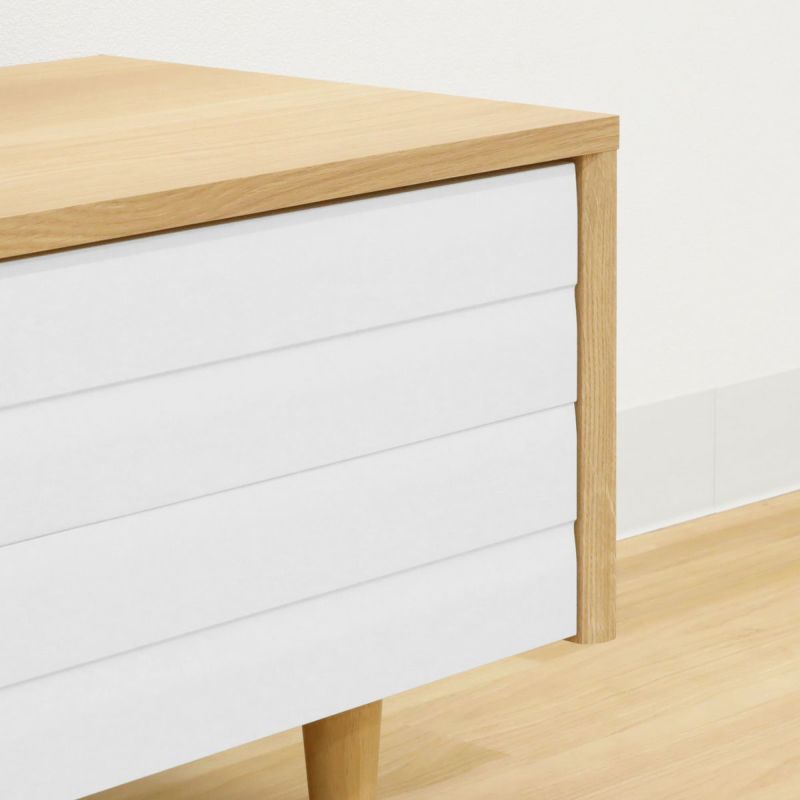 [アクセントの引き出しデザイン]凹凸のある引出前板は、シンプルでありながらインテリアのアクセントになるこだわりのデザインです。