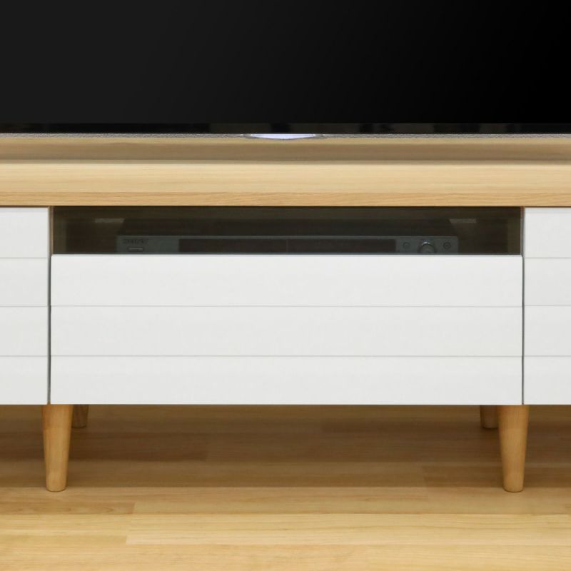 [中を隠せるスモークガラス]中央引出前板の上部はスモークガラス。収納したDVDレコーダーやゲーム機が見えにくくなり、すっきりとした印象になります。