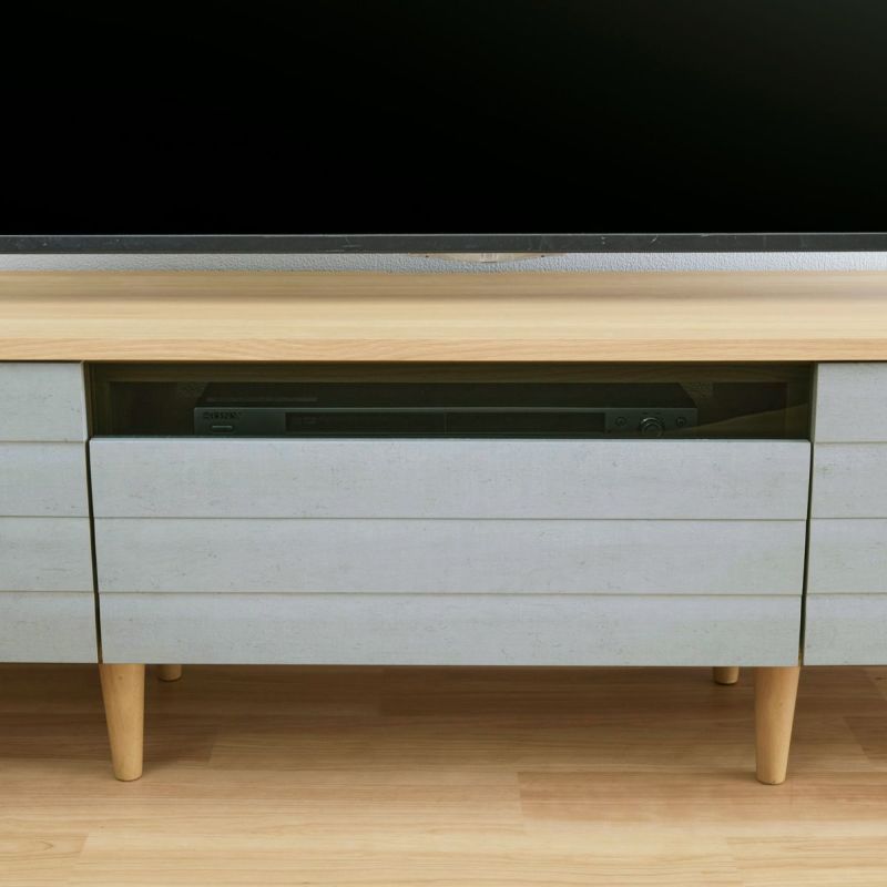 [中を隠せるスモークガラス]中央引出前板の上部はスモークガラス。収納したDVDレコーダーやゲーム機が見えにくくなり、すっきりとした印象になります。