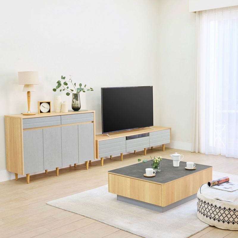 [ナチュラルオーク × グレー]木の風合いを感じられるナチュラルオークに、明るいグレーを組み合わせることで落ち着いたシックな北欧インテリアに。