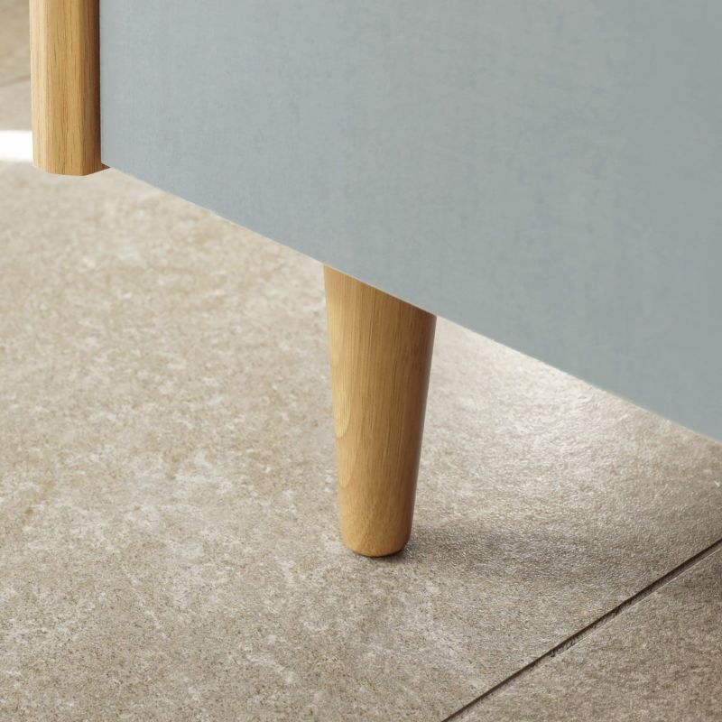 [天然木の脚]脚は木の優しさを感じられる天然木です。